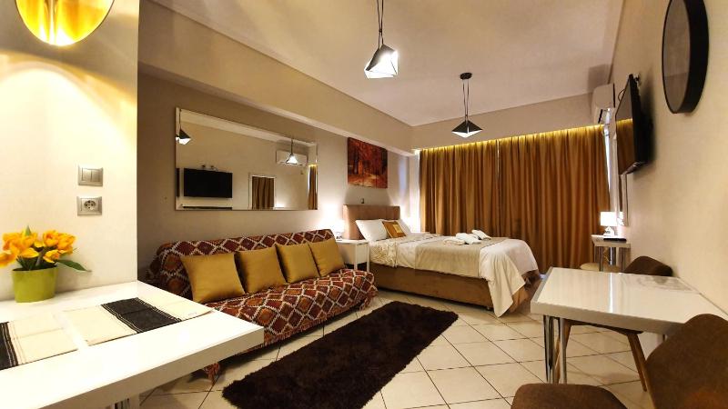 Cozy Apartment in the Heart of Athens 8-1 - image 4