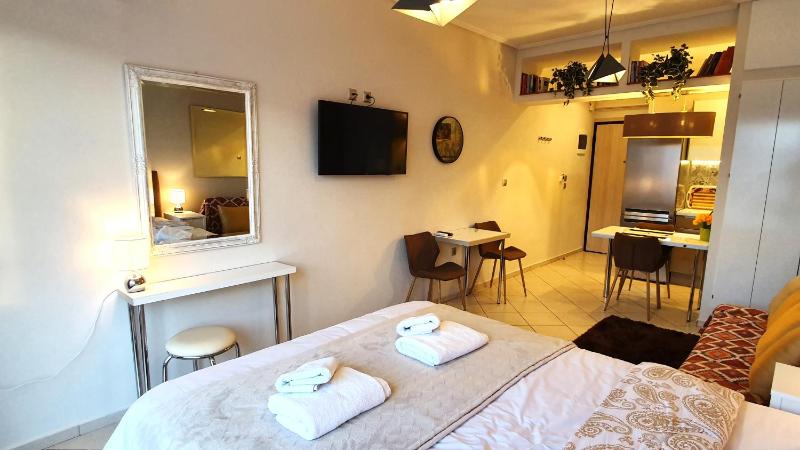 Cozy Apartment in the Heart of Athens 8-1 - image 15