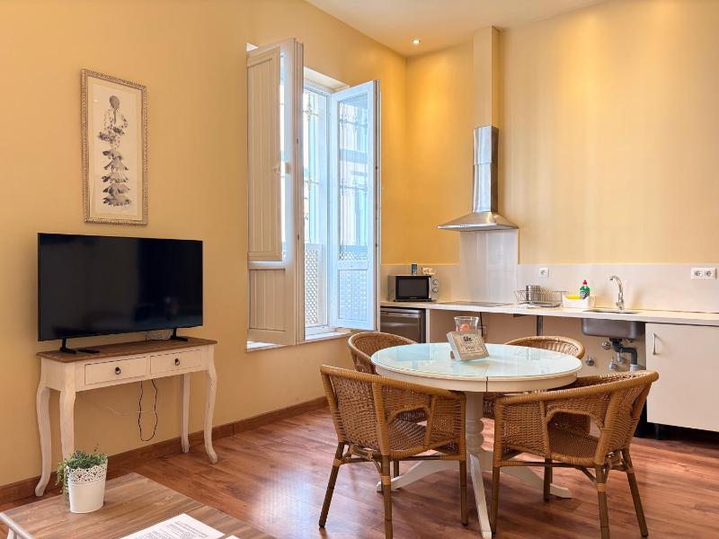Life Apartments San Vicente - image 15