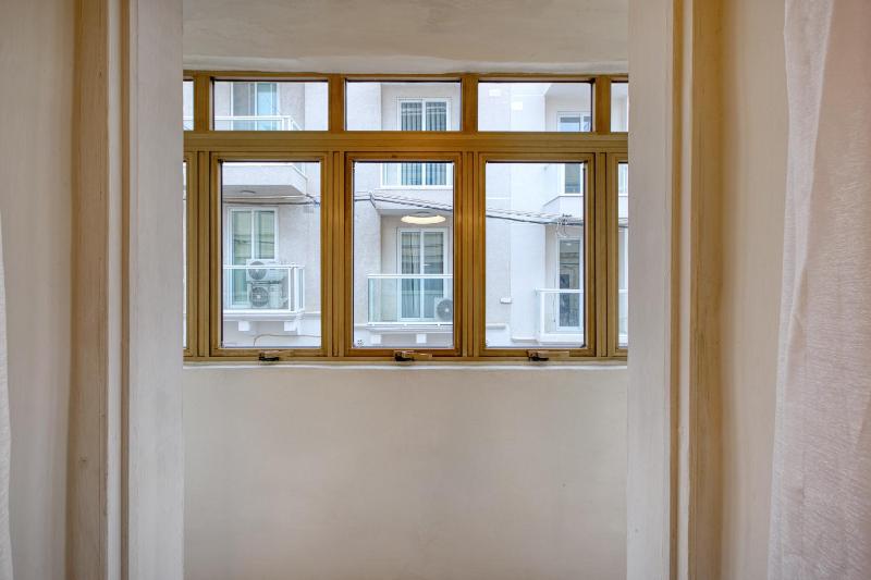 Spacious traditional 3 bedroom house with yard JBAR1-1 - image 6