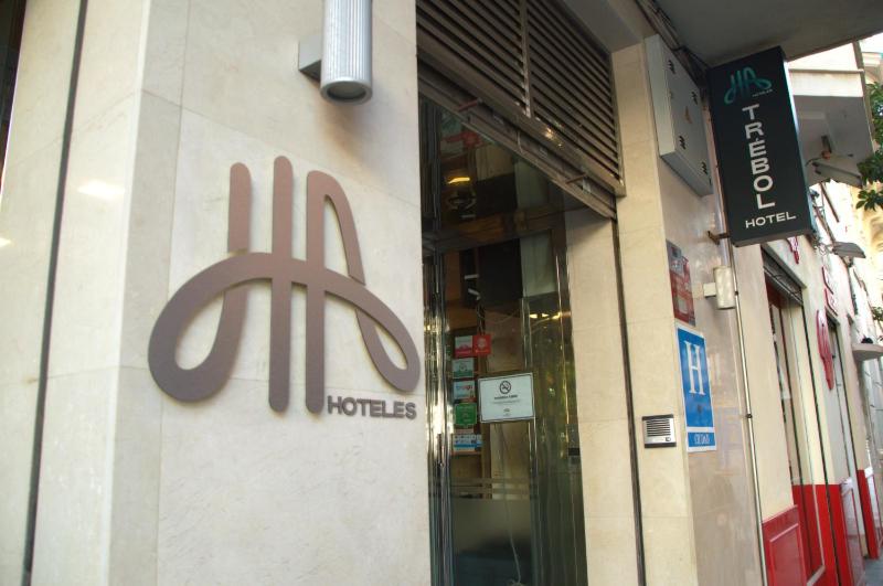 H-A Hotel Trebol - image 8
