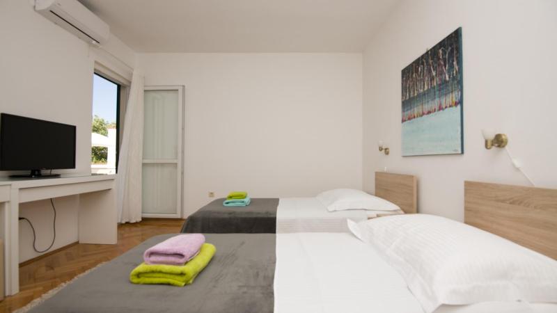 Villa Mandina - Makarska by Villas Guide - image 30