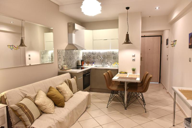 Cozy Apartment in the Heart of Athens 8-2 - image 2