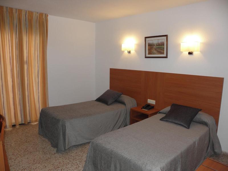 Hotel Jardín - image 4