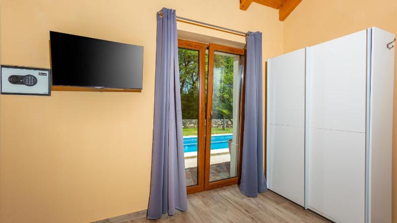 Villa Gostinjac 1 with pool Krk by Villas Guide - image 10
