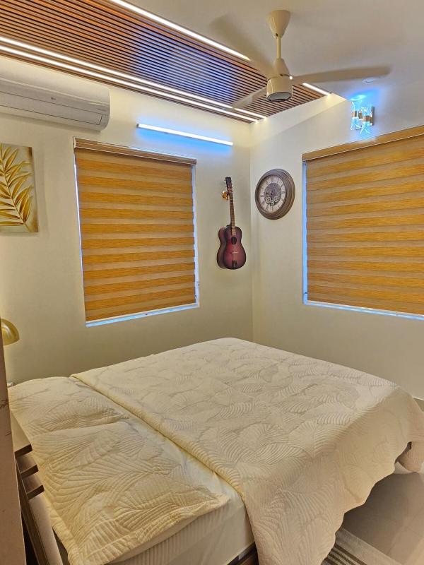 LS Luxurious apartment with cosy stay - image 7