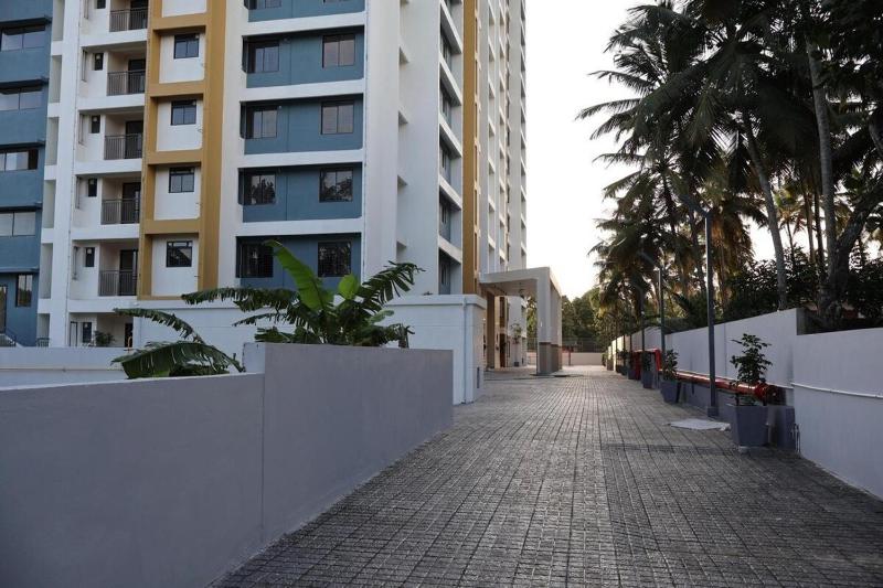 LS Luxurious apartment with cosy stay - image 23