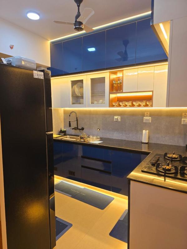 LS Luxurious apartment with cosy stay - image 11
