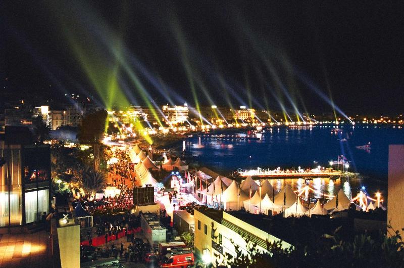 One-Bedroom Apartment image 2