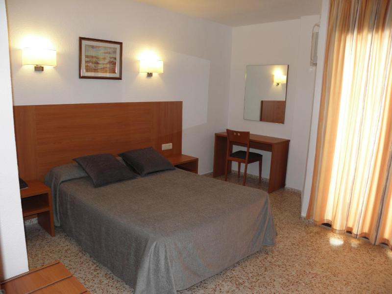 Hotel Jardín - image 2