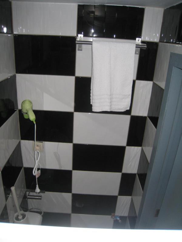 Single Room image 3
