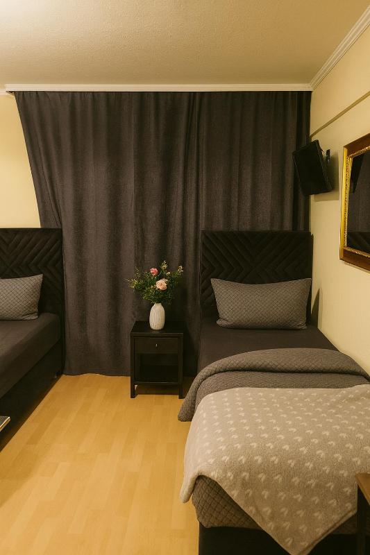 SOHO Private Zimmer & Rooms Im Herzen der Altstadt - image 38