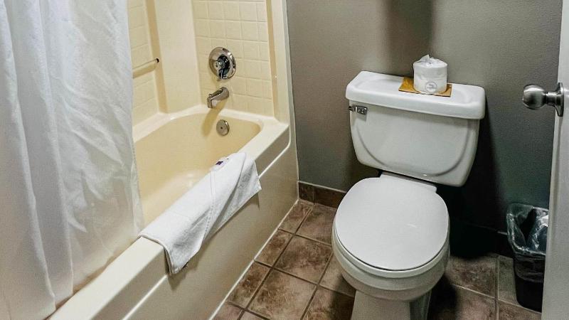 Studio 6 Suites Portland OR- I-5/OHSU - image 15