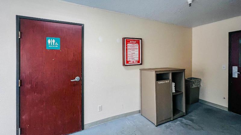 Studio 6 Suites Portland OR- I-5/OHSU - image 17