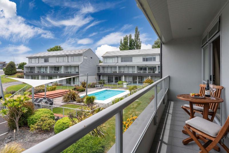 Lake Terrace Apartment - image 5