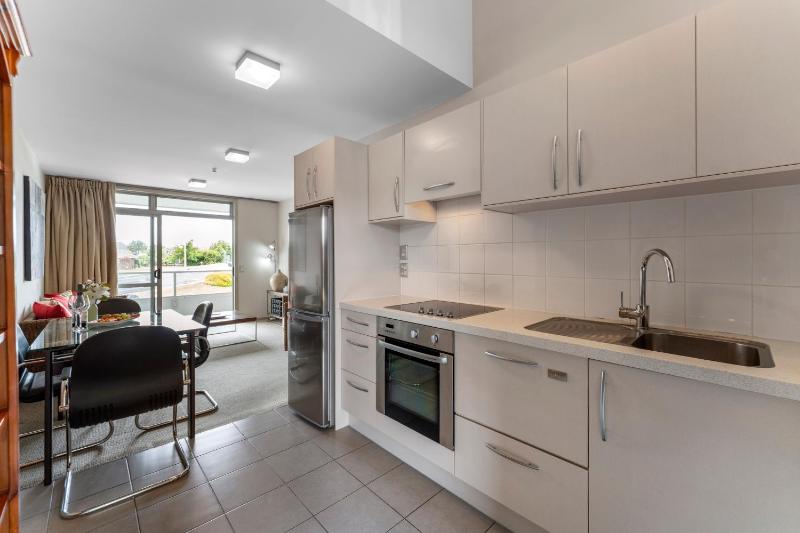 Lake Terrace Apartment - image 3