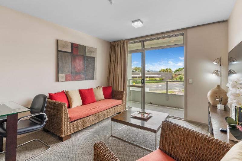 Lake Terrace Apartment - image 16