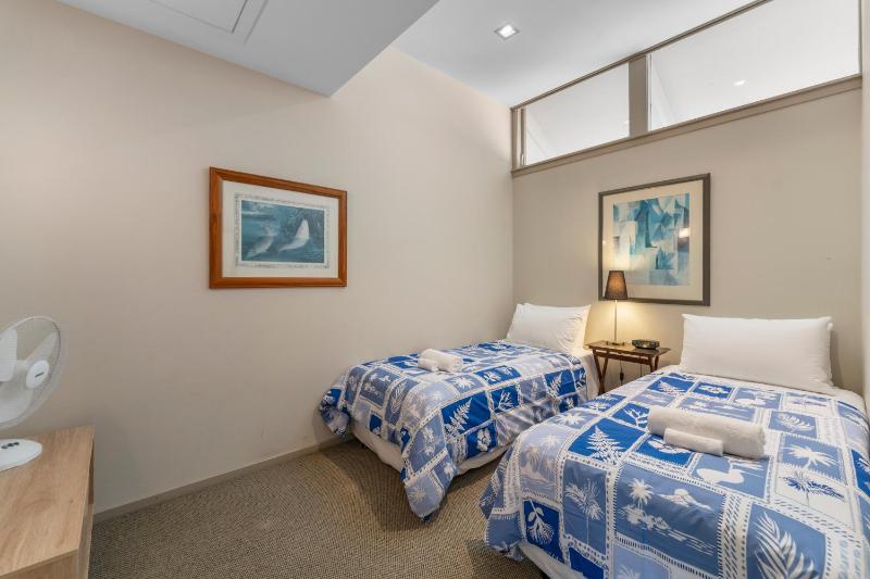 Lake Terrace Apartment - image 12