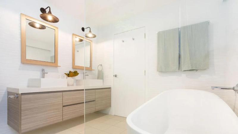 Luxury On The Bay - Wanda - image 8