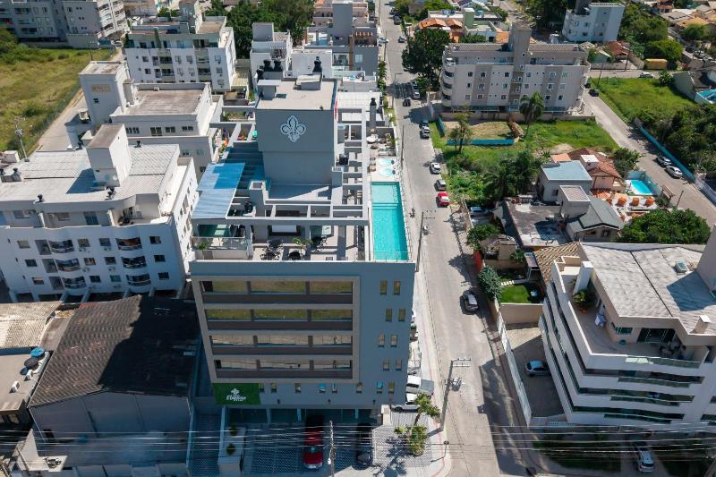 Apartamento Vista Mar com Piscina Aquecida e Jacuzzi - image 12