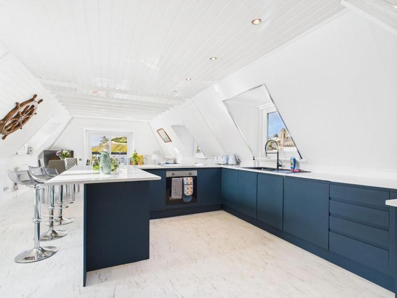 The Boathouse - image 6
