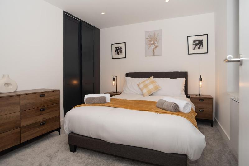 Jewellery Quarter Grand | Luxury Urban Living | Sleeps 10 - image 5