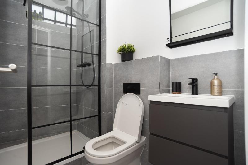 Jewellery Quarter Grand | Luxury Urban Living | Sleeps 10 - image 16