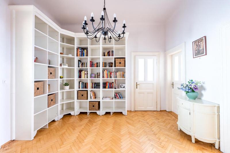 Prague Days - Two Bedroom Apartment next to Dancing House with High-Speed WiFi - image 15