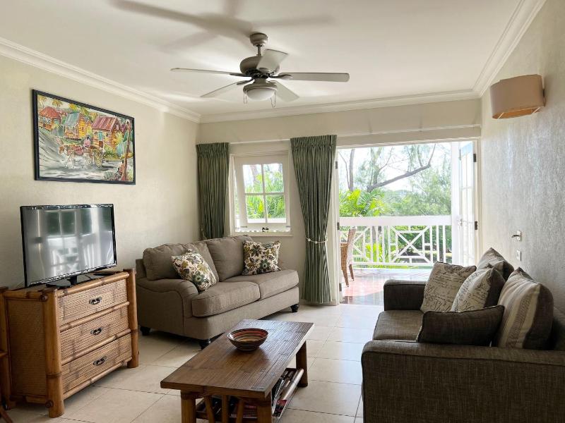 ZenBreak Rockley Golf Apt - image 13