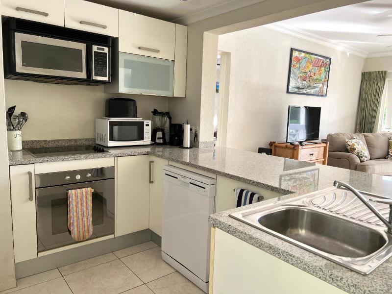 ZenBreak Rockley Golf Apt - image 14
