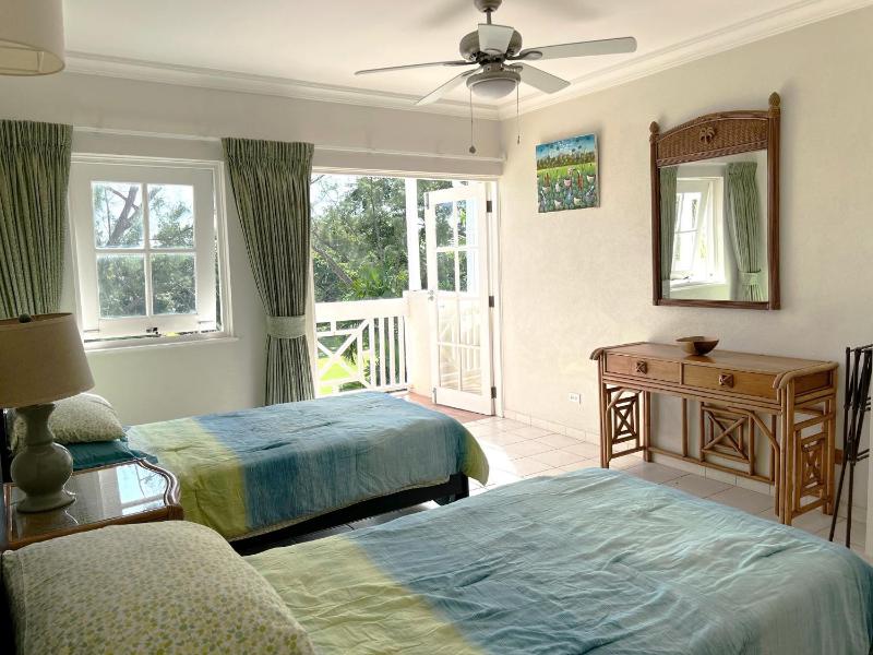ZenBreak Rockley Golf Apt - image 4