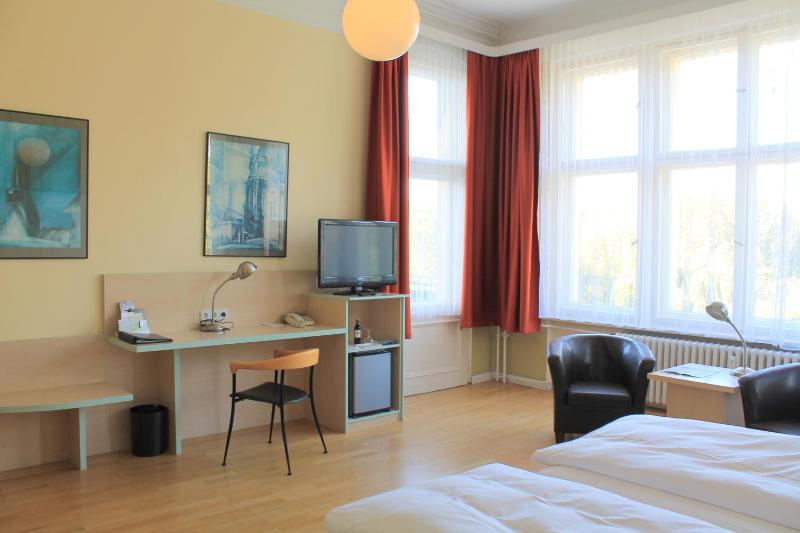 Comfort Double Room image 4