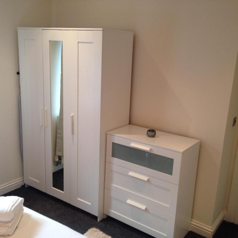 One-Bedroom Apartment image 4