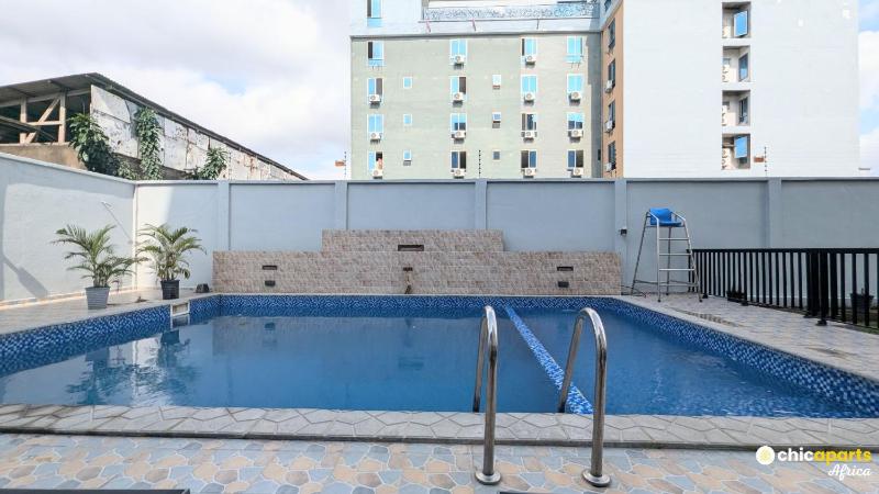 Chic studio with parking and pool - image 3