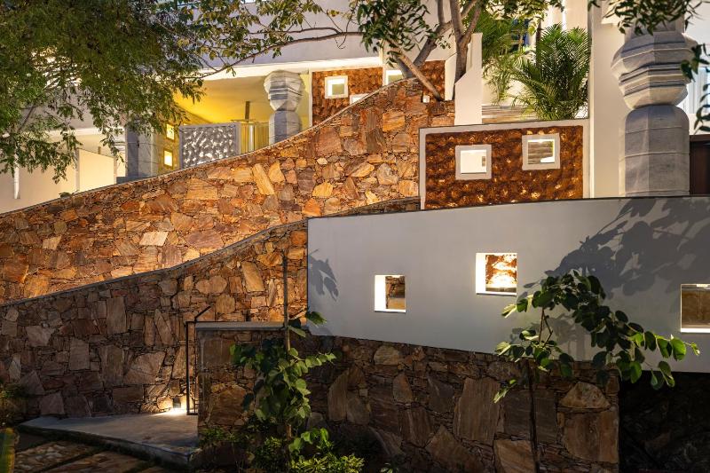 Vihara Udaipur - Bespoke Luxury Private Pool Cottages Destination Dining & Contemporary Art - image 2