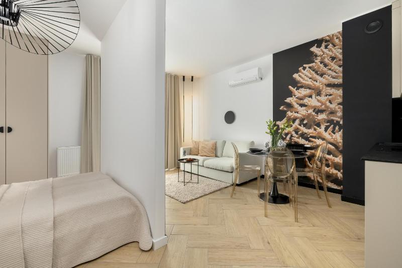 Premium & Elegance Apartments with Pool by Noclegi Renters - image 11