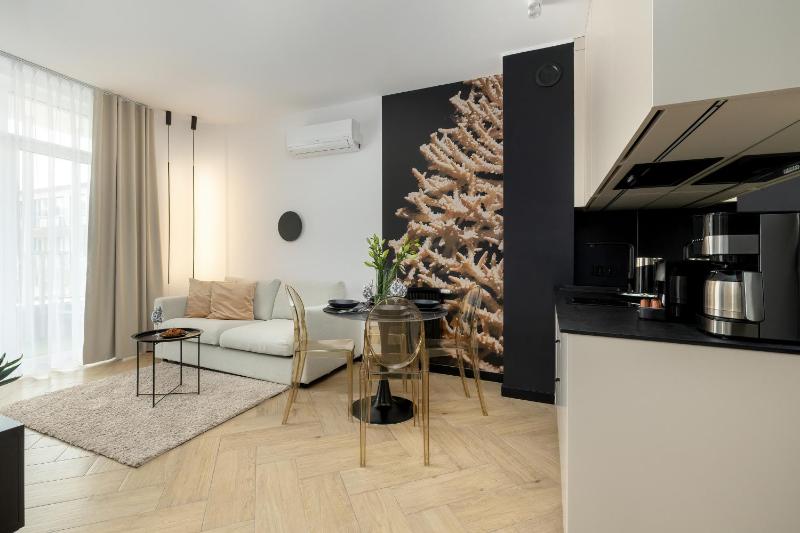Premium & Elegance Apartments with Pool by Noclegi Renters - image 47