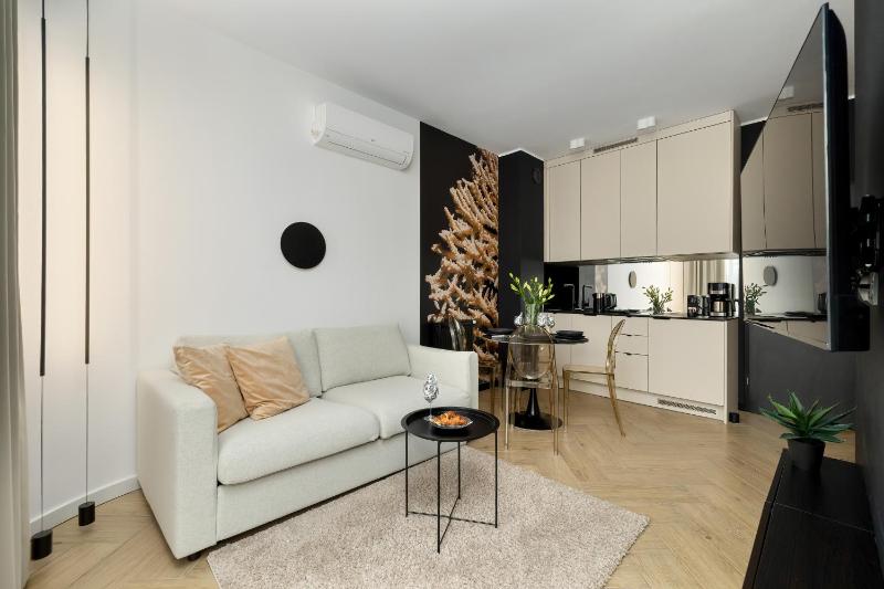 Premium & Elegance Apartments with Pool by Noclegi Renters - image 5