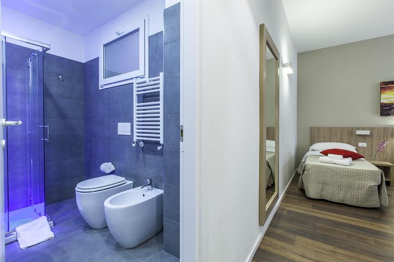 Triple Room image 4