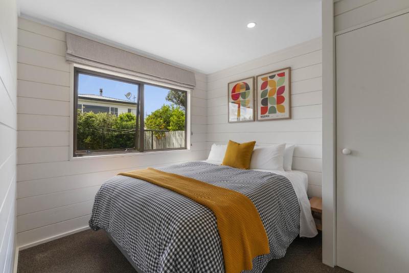Golden Retreat - image 9