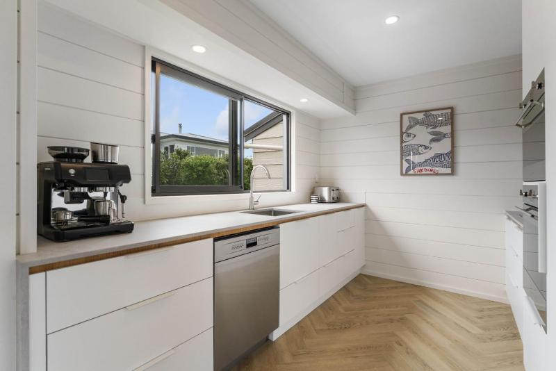 Golden Retreat - image 11