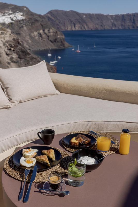 Caldera's Dream Cave House with hot tub & sea view - image 12