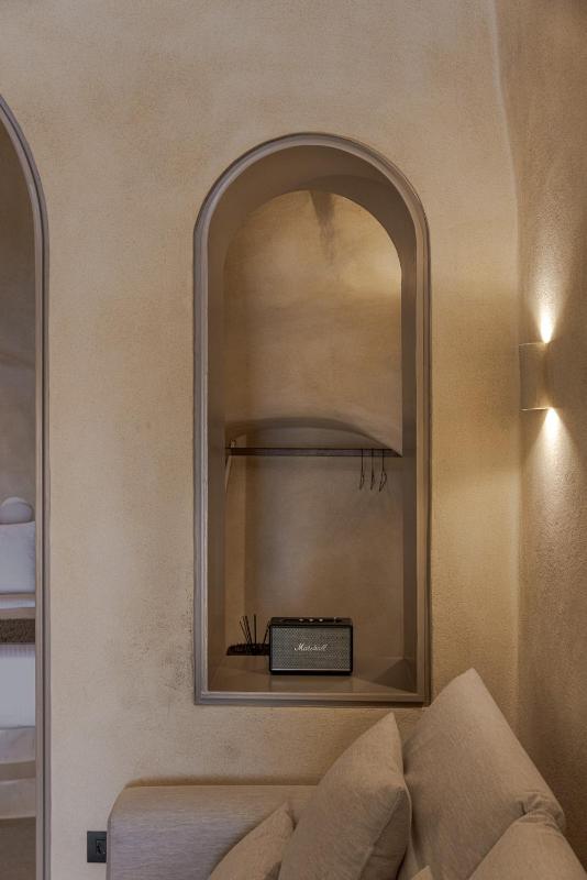 Caldera's Dream Cave House with hot tub & sea view - image 10