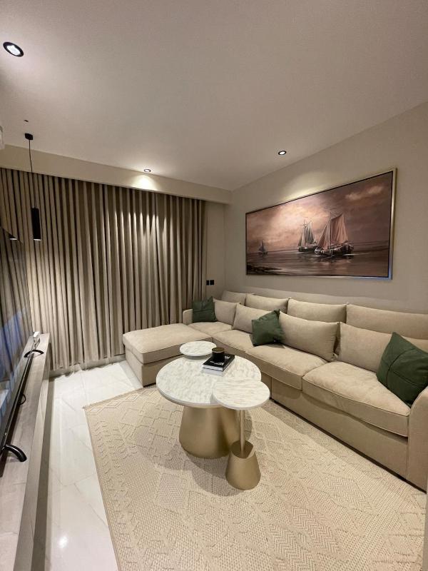 Modern one bedroom apartment - image 1