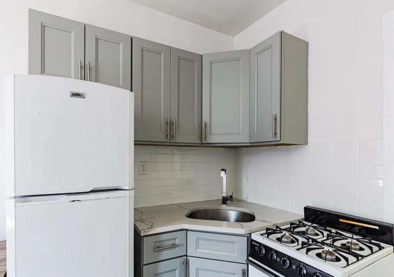 Cozy Studio! Steps to Central Park & Upper E Side! June To Aug 90 Days Stay Required - image 4