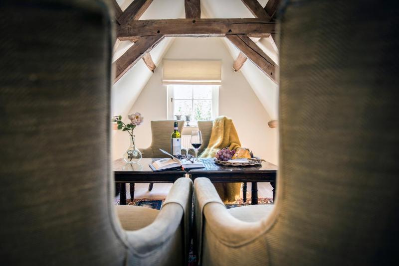 The Herring's Residence - Stylish Private Cottage with Breakfast in Historic Center - Adults-Only - image 8
