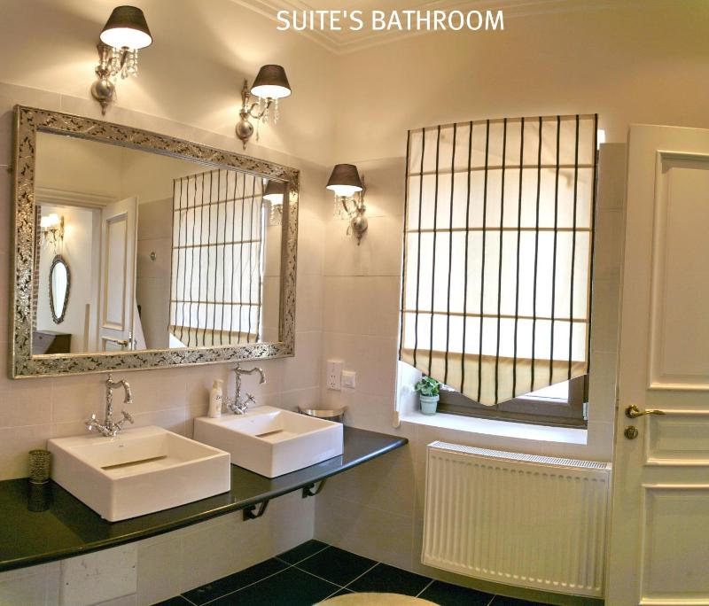 Suite image 3