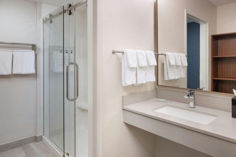 Fairfield Inn & Suites by Marriott Jacksonville Airport - image 32