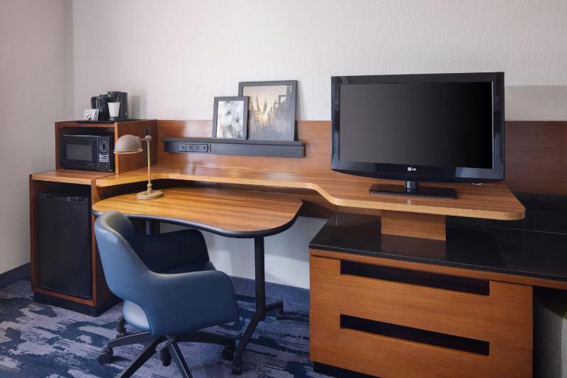 Fairfield Inn & Suites by Marriott Jacksonville Airport - image 43