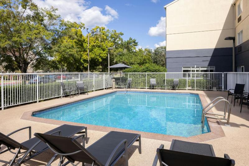 Fairfield Inn & Suites by Marriott Jacksonville Airport - image 8